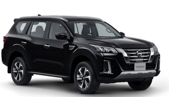Enjoyable Driving Black Nissan Petrol Car With Manual / Automatic Transmission