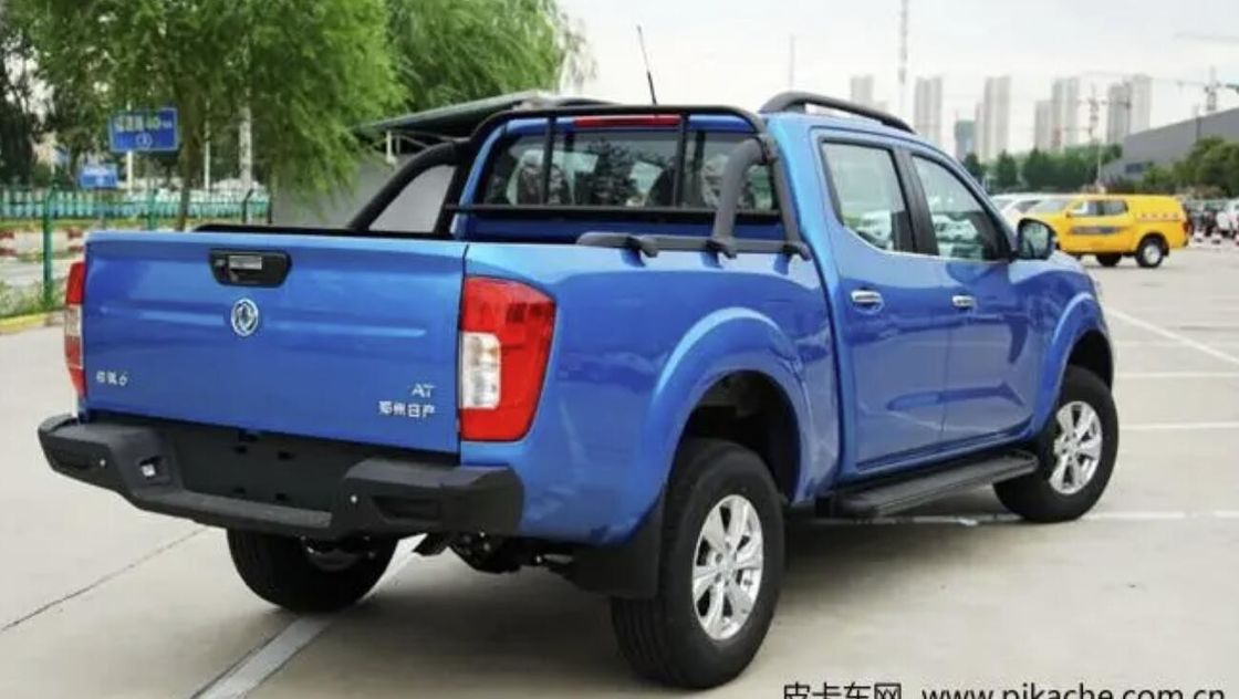 China Dongfeng Rich 6 Pickup Truck Cars 4*4 EV Left Drive  For Africa Market