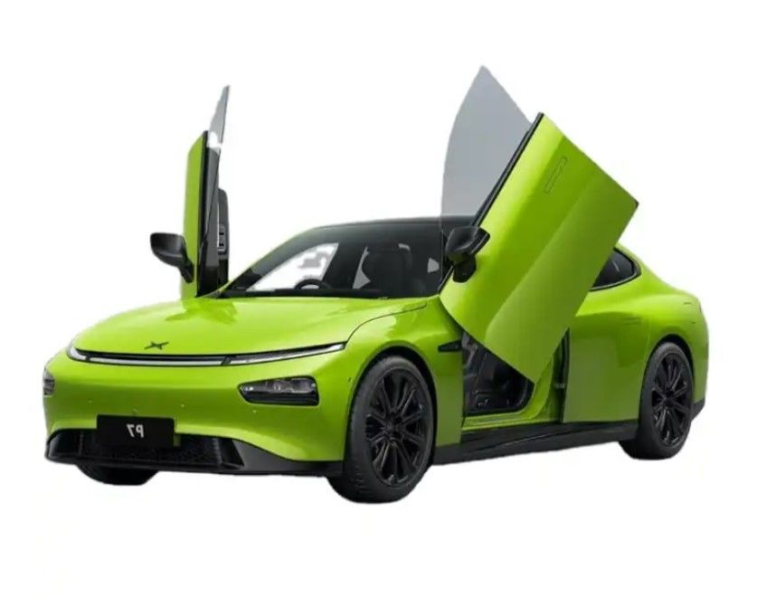 Green Xiao Peng P7 Electric EV Car Environmentally Friendly 200-300Miles